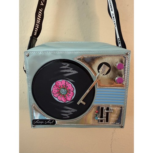 Betsey johnson play it - johnson,