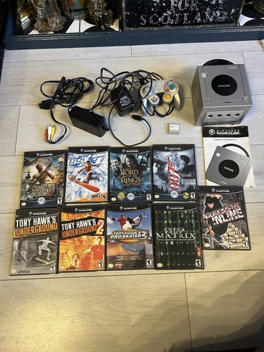 Silver nintendo gamecube - silver,