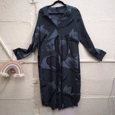 OSKA Size 2 V Neck Collared