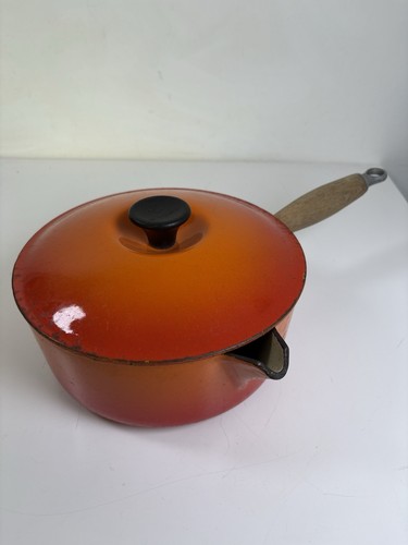 Creuset 22cm cast iron - le,
