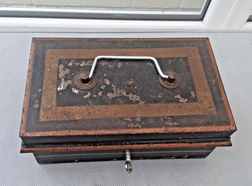Vintage tin metal - vintage, money/cash