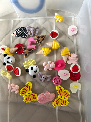 Novelty shank plastic - novelty,