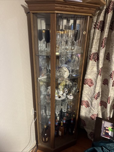 Corner display cabinet with - display,