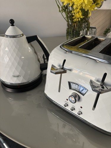 Delonghi brillante kettle - delonghi,