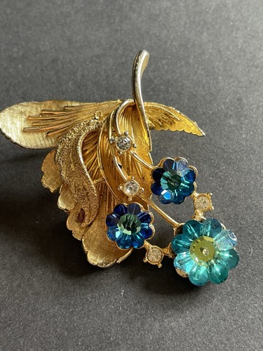 Vintage exquisite signed - exquisite,