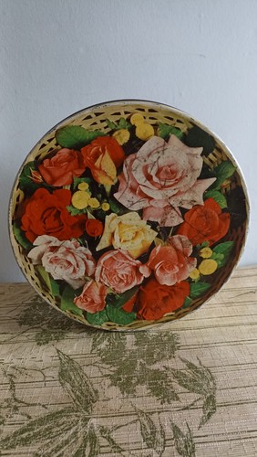 Vintage floral tin peek frean - tin,