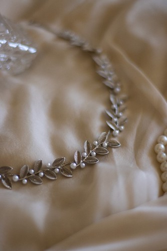 Delicate pearl leaf hair - delicate,
