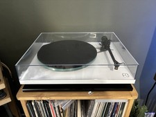 Rega P3 (Plannar 3) and Neo