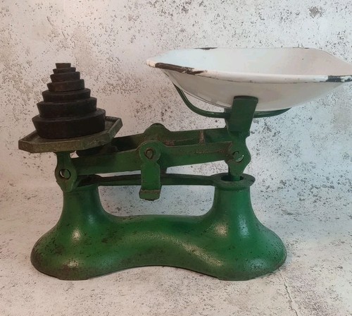 Vtg green cast - green, weighing