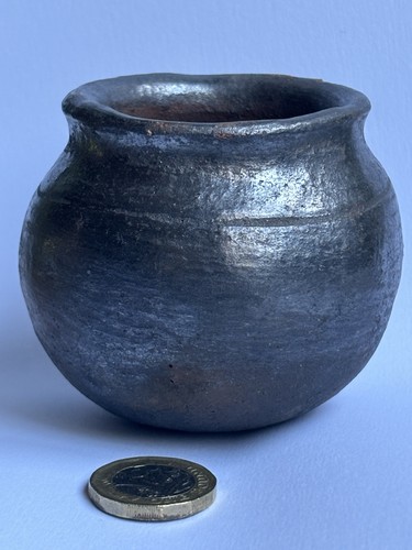 Small old round bottom ceramic - old,