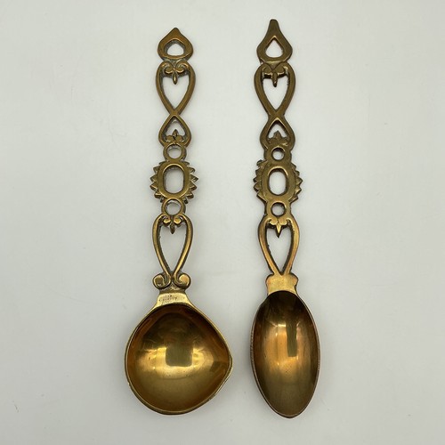 Vintage mid century - mid, brass