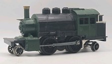 VINTAGE LIONEL O GAUGE GREEN & BLACK LOCOMOTIVE 2-4-2 MODEL UNBOXED
