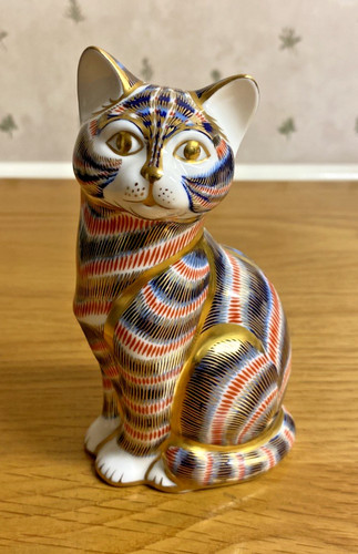 Royal crown derby cat - crown,