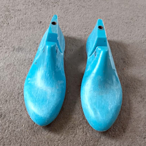 Blue antique style shoe - style, lasts