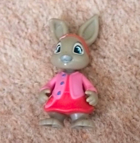 Peter rabbit figure - , lily