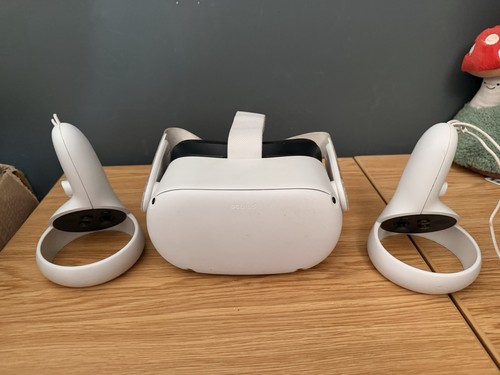 Meta oculus quest headset - oculus, vr
