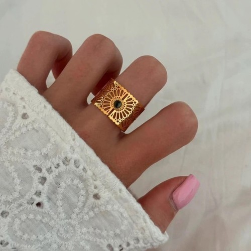 Gold plated emerald - , green