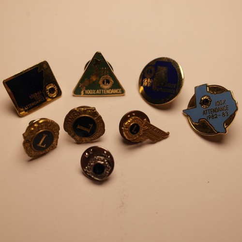 Lions badges inc 100 - 8,
