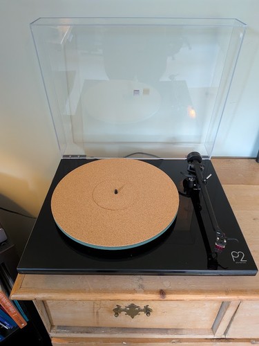 Rega planar turntable - planar, +
