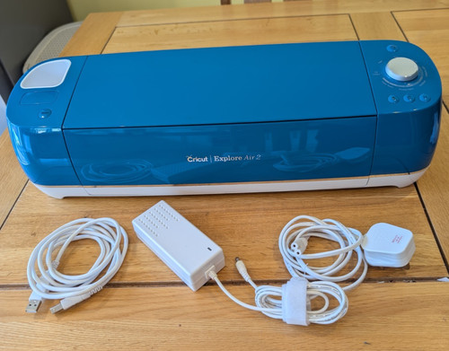 Cricut explore air cutting - cricut,