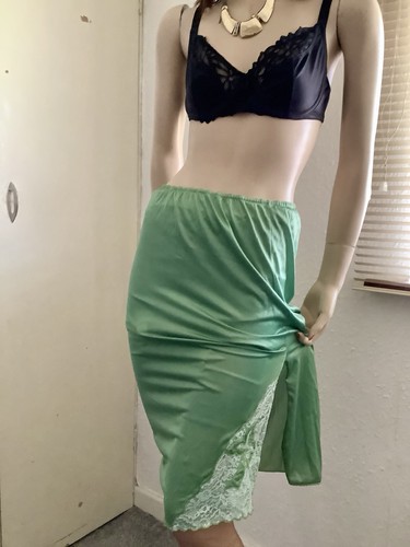 Vtg warner sage green slippery - warner,