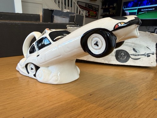 Jaguar type ceramic pottery - jaguar,