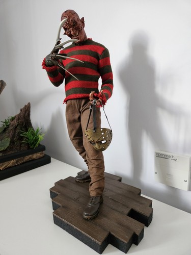 Sideshow collectibles demon - sideshow,
