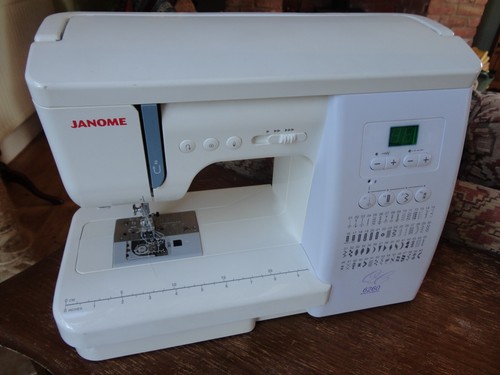 Sewing machine computerised - sewing,