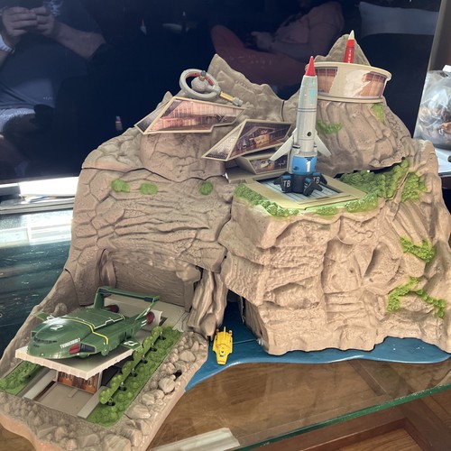 Thunderbirds are tracy - are, go