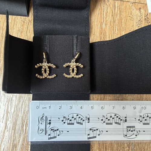 Auth chanel logo dangle - chanel,