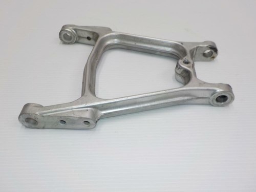 R300054008000 engine bracket