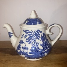 Vintage English Ironstone Tableware "Old Willow" Pattern Teapot  1970s 7” Tall