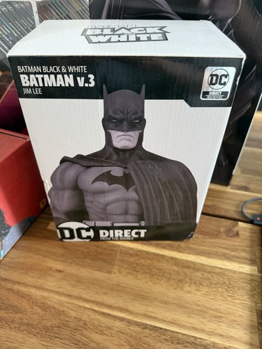 Direct batman statue 3 - batman,