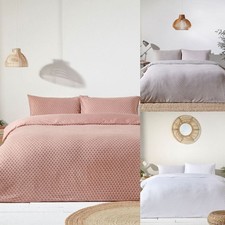 The Linen Yard Polka Tuft 100%