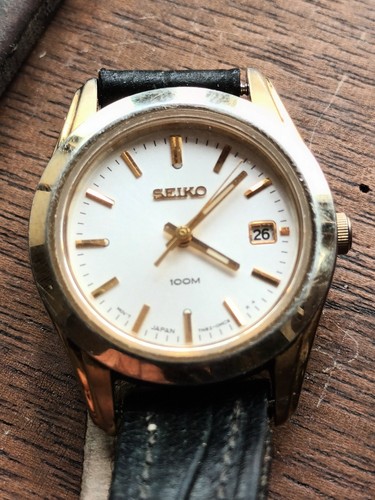 Seiko quartz ladies date watch - seiko,