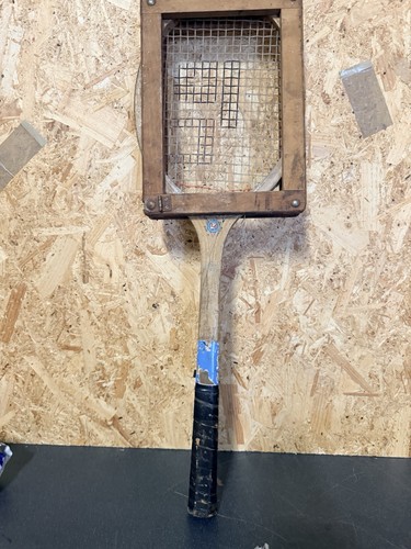 Vintage wooden tennis racket - wooden,