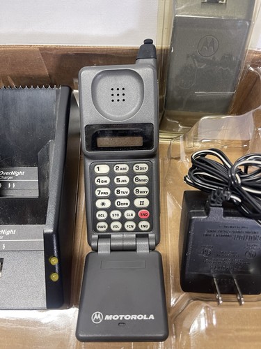 1990 motorola flip cell - 1990’s,