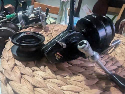 Mitchell 325 vintage spinning - mitchell,