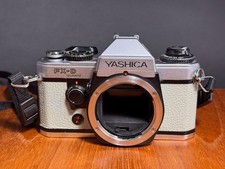 Yashica FX-D Quartz – Cream
