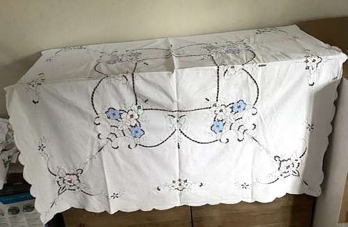 Vintage tablecloth cutwork