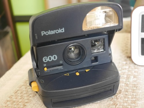 Polaroid 600 close instant - polaroid, close-up