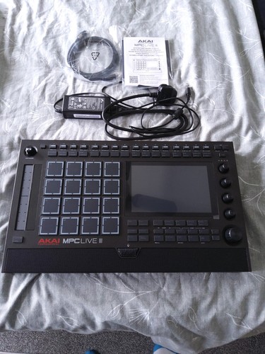 Akai professional mpc live - mpc, 3