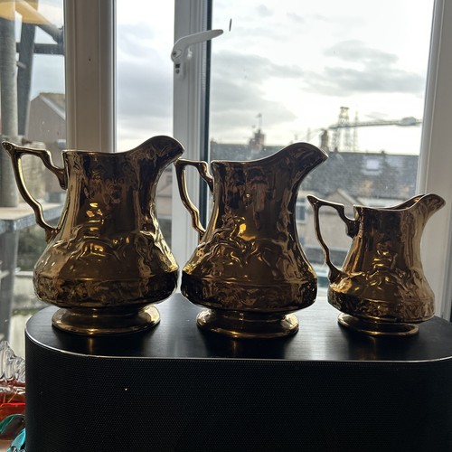 Trio bronze luster ware - bronze,