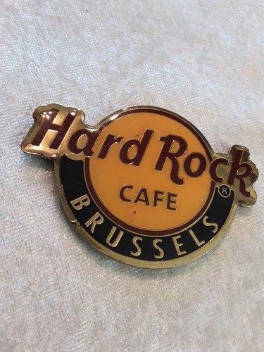 Hard rock cafe logo magnet - rock,