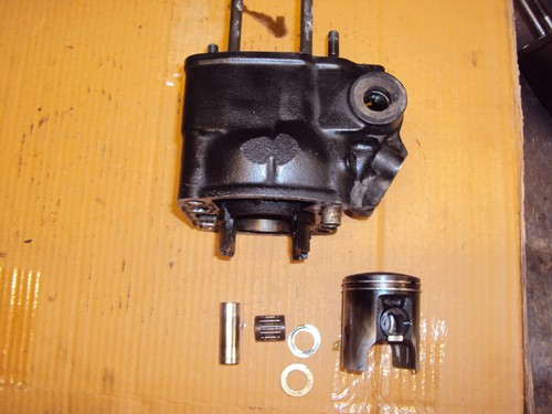 Suzuki rg400 cylinder barrel - cylinder,