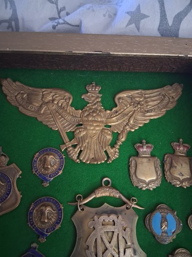 Vintage medals badges war - ,