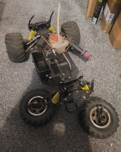 Nitro truck roller missing - rc,