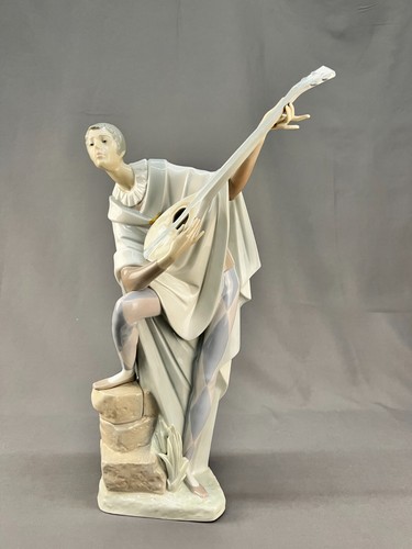 1970 lladro troubadour - 1970's, 18"