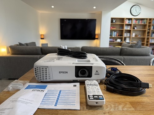 Epson u05 400 lumens - 3,400,