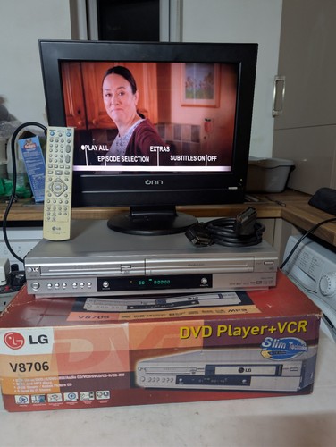 V8706 dvd vhs combo - lg,